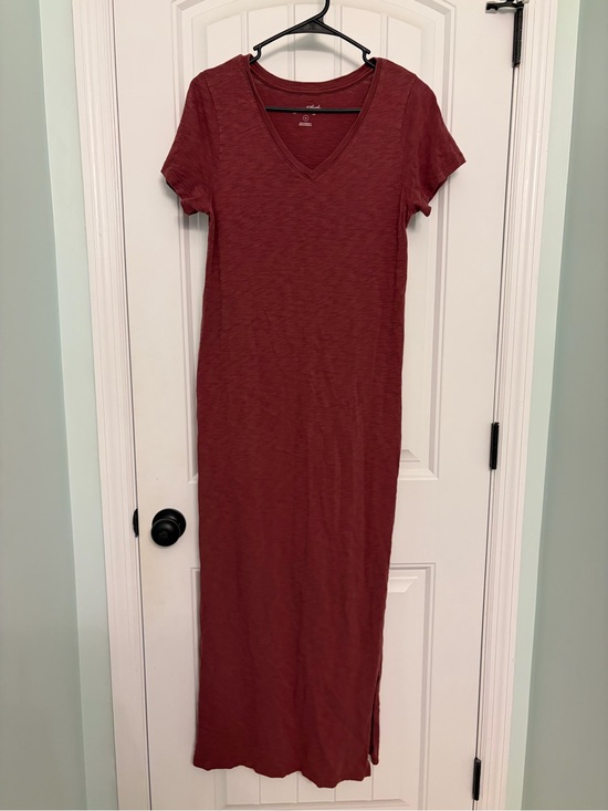 Universal Thread Dresses & Skirts - Universal Thread V-Neck Short Sleeve Maxi Dress - Burgundy